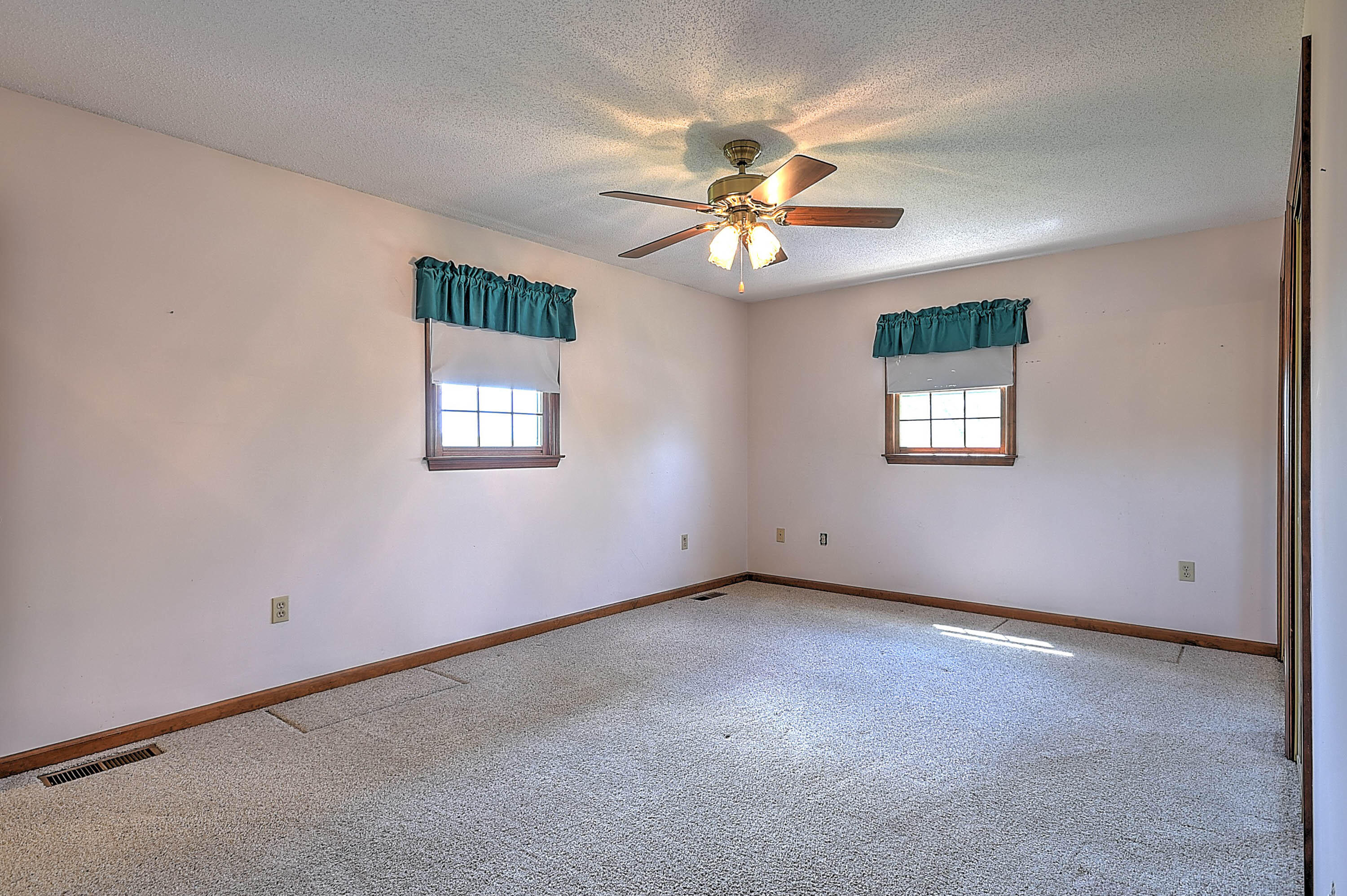 250 Sunset Drive Abingdon, VA 24210 - Photo 15 of 29 Sunset-24