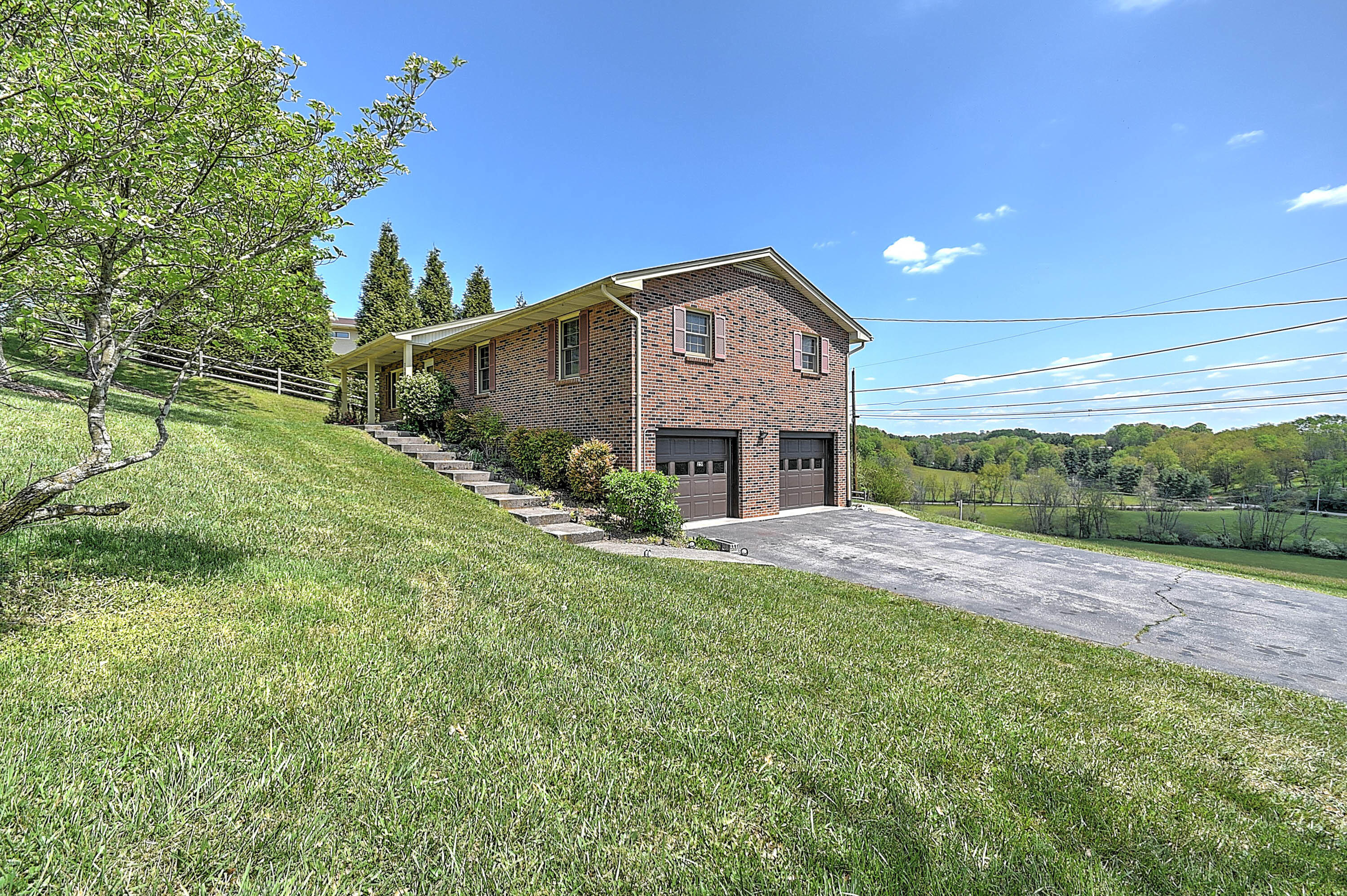 250 Sunset Drive Abingdon, VA 24210 - Photo 2 of 29 Sunset-4