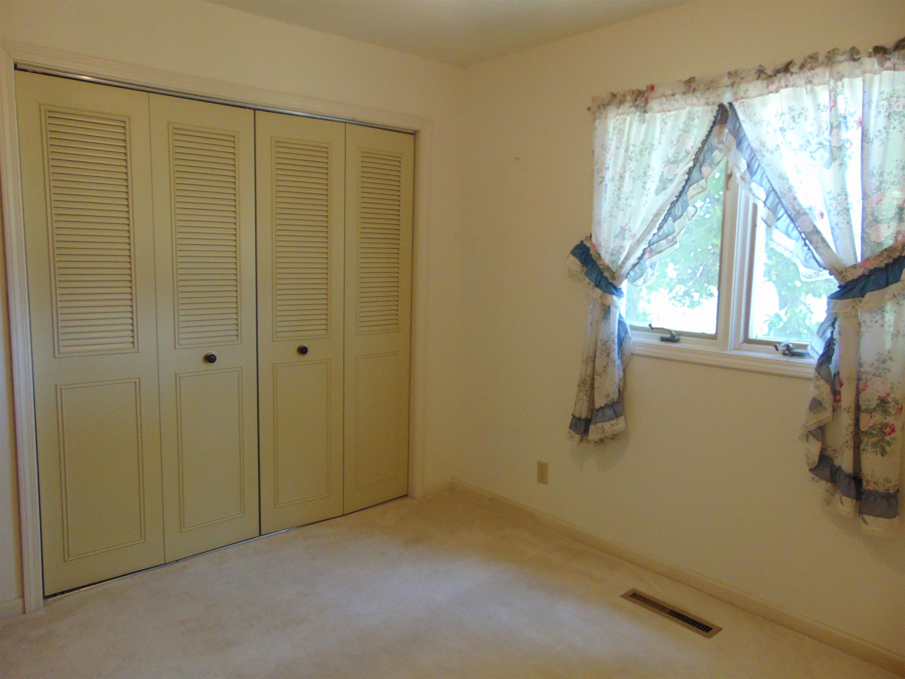 5625 West Monroe Road Alma, MI 48801 - Photo 29 of 77 1901821-28.JPG