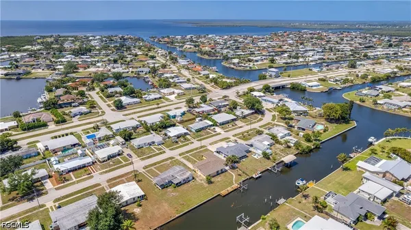 $424,000 | 859 Conreid Drive Northeast, Port Charlotte, FL 33952