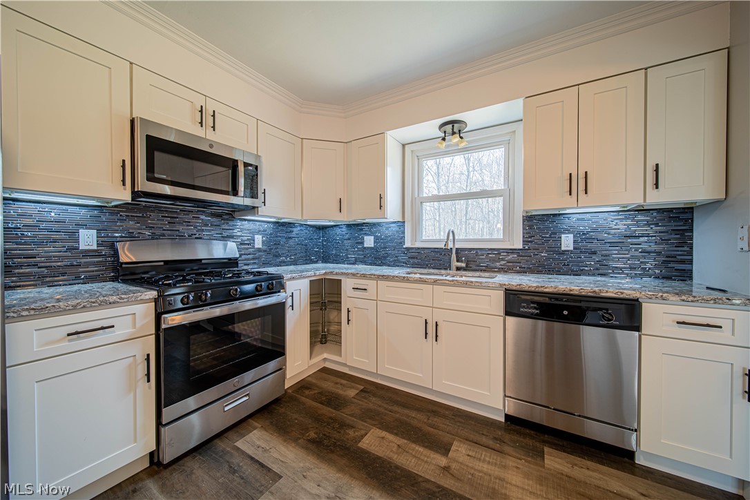 7948 Proctor Road Painesville, OH 44077 - Photo 9 of 33