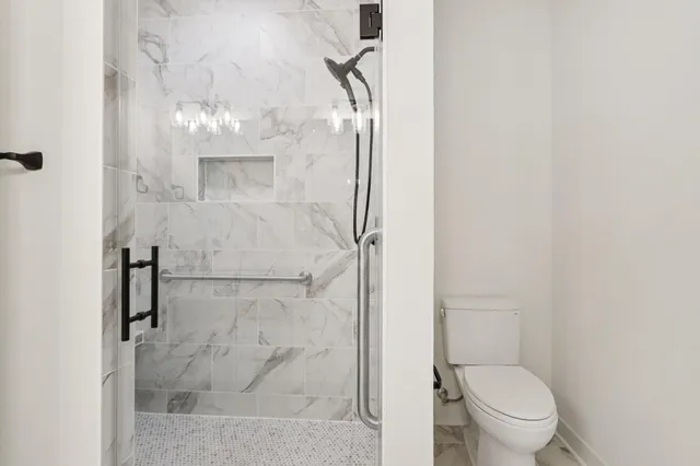 $599,900 | 2117 Bluestem Drive, Unit 202, Waukesha, WI 53188