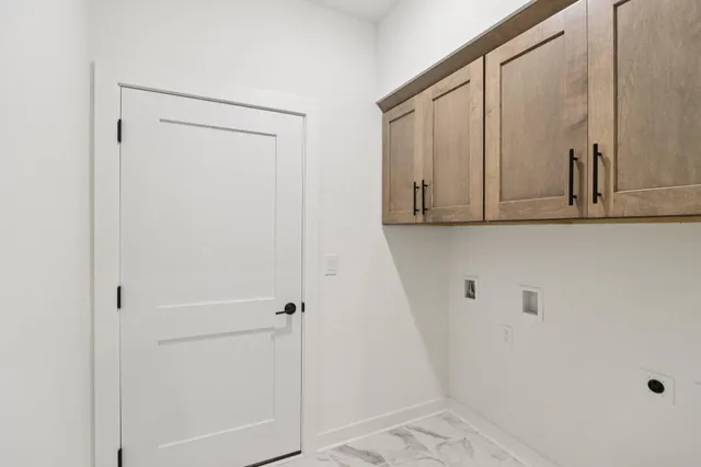 $599,900 | 2117 Bluestem Drive, Unit 202, Waukesha, WI 53188