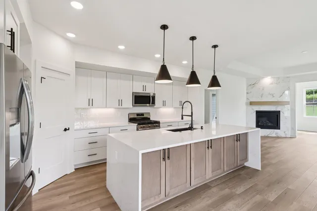 $599,900 | 2117 Bluestem Drive, Unit 202, Waukesha, WI 53188