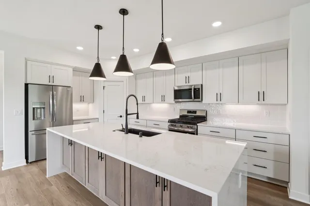 $599,900 | 2117 Bluestem Drive, Unit 202, Waukesha, WI 53188