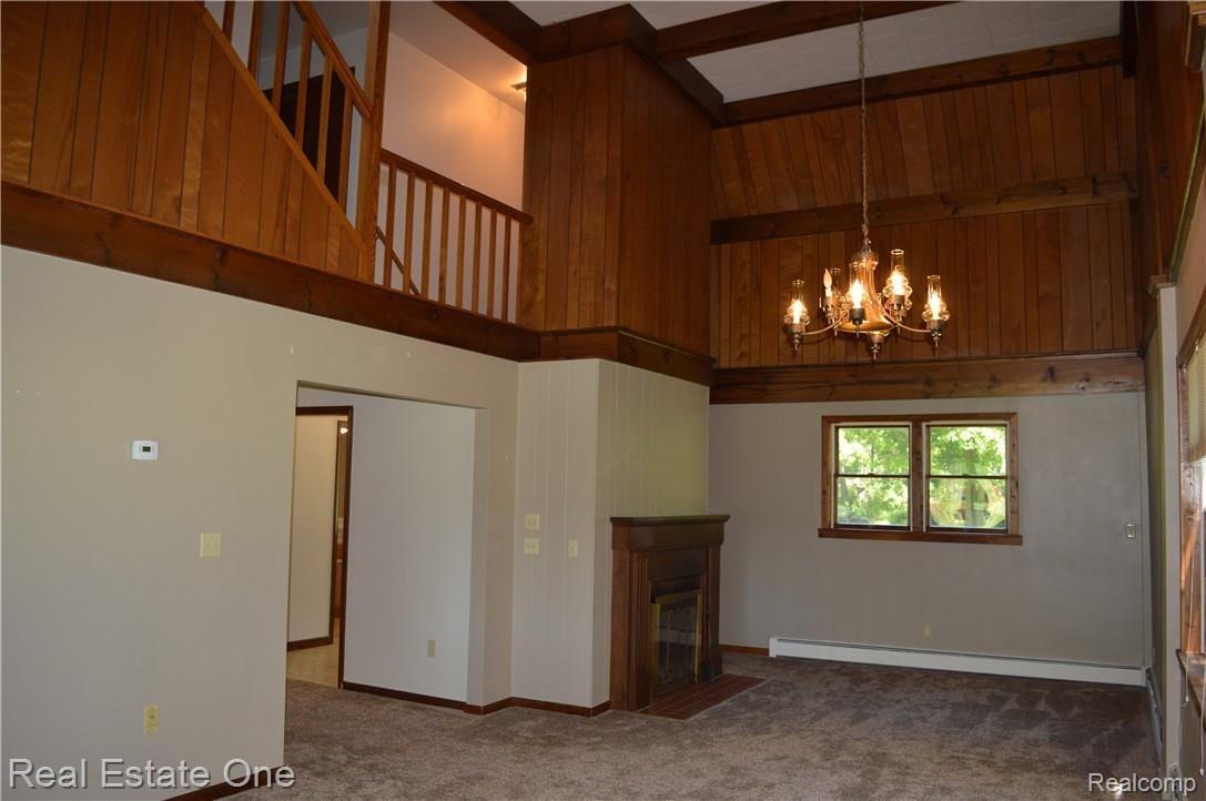 2220 North Tipsico Lake Road Highland, MI 48357 - Photo 7 of 91 DSC_0024.JPG