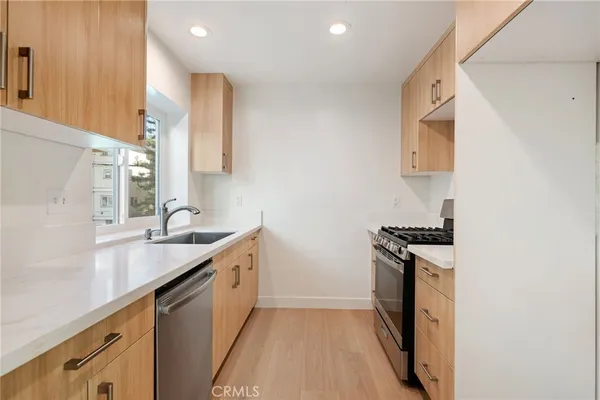 $675,000 | 10911 Bluffside Drive, Unit 23, Studio City, CA 91604
