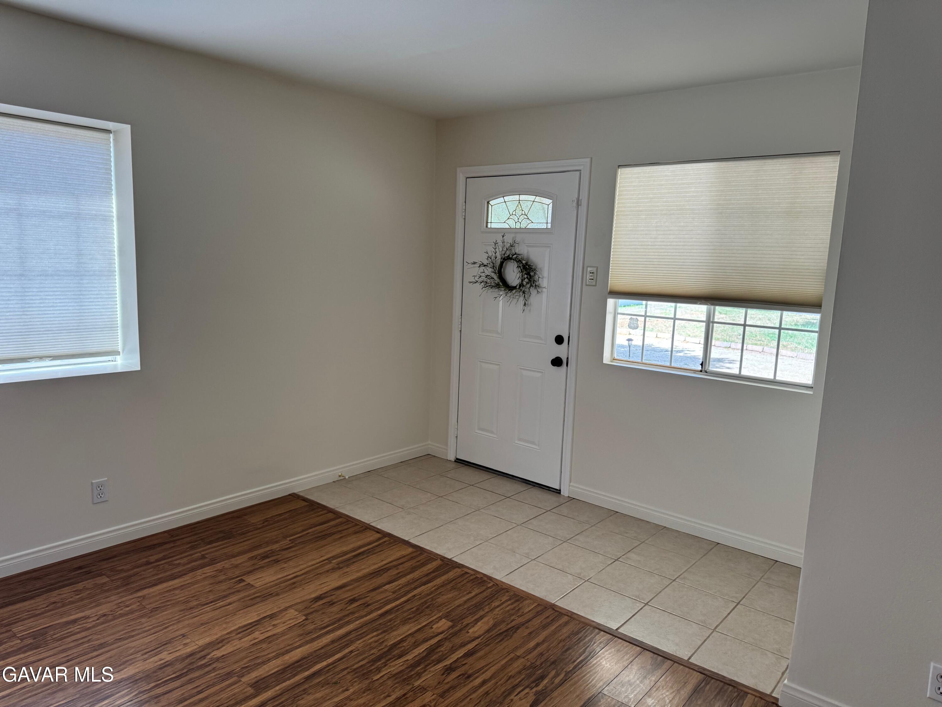 38820 Juniper Tree Road Palmdale, CA 93551 - Photo 4 of 35 IMG_1619