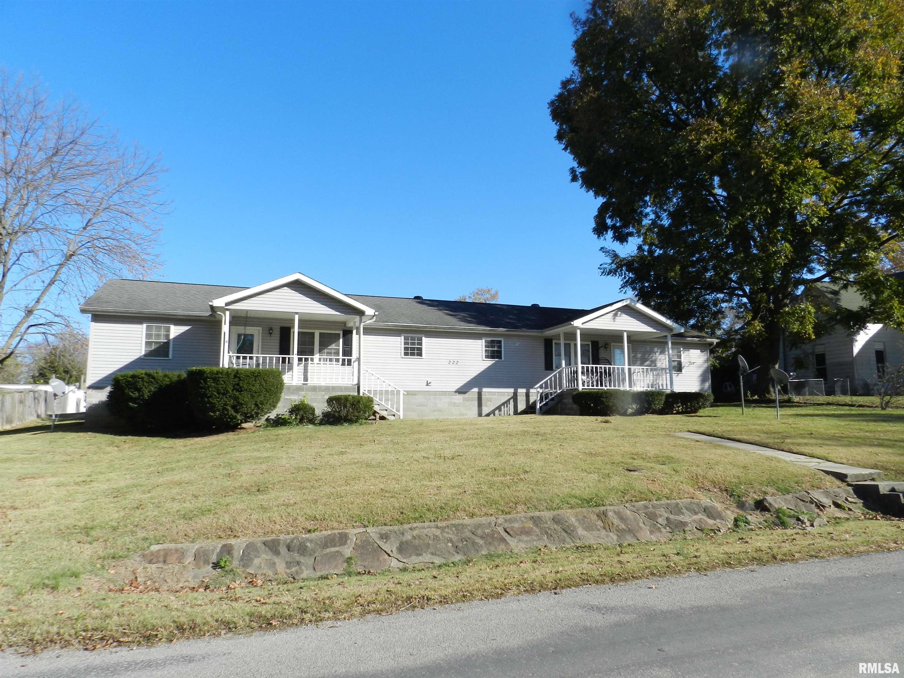 222 North Murphy Street, Unit A B C Ridgway, IL 62979 - Photo 2 of 14