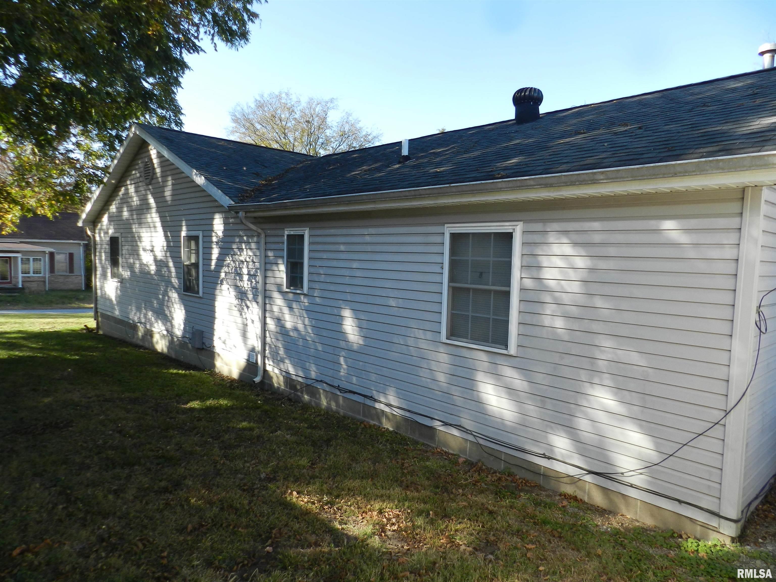 222 North Murphy Street, Unit A B C Ridgway, IL 62979 - Photo 10 of 14