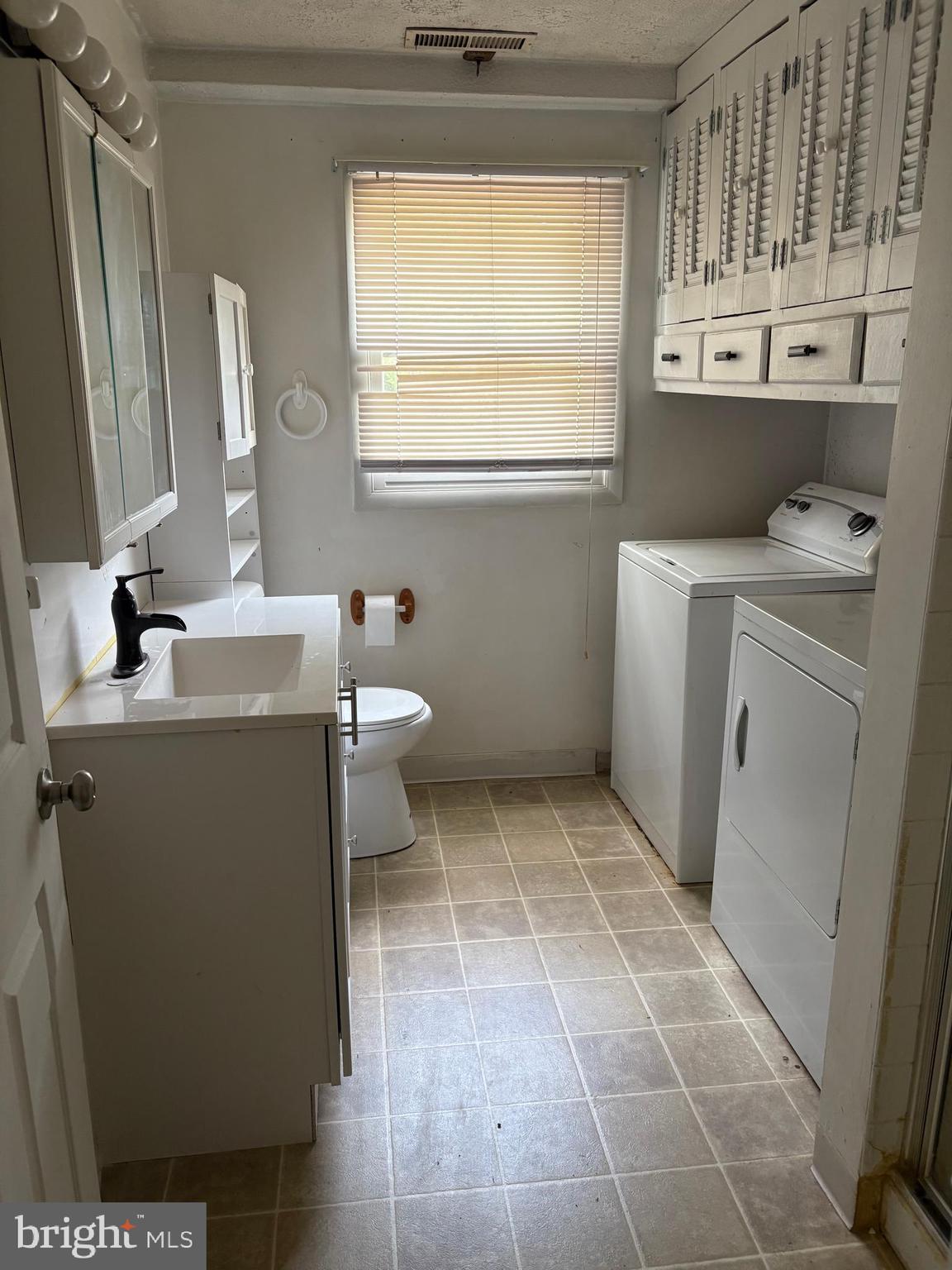 1809 Roxboro Road York, PA 17402 - Photo 20 of 21 Bathroom 2