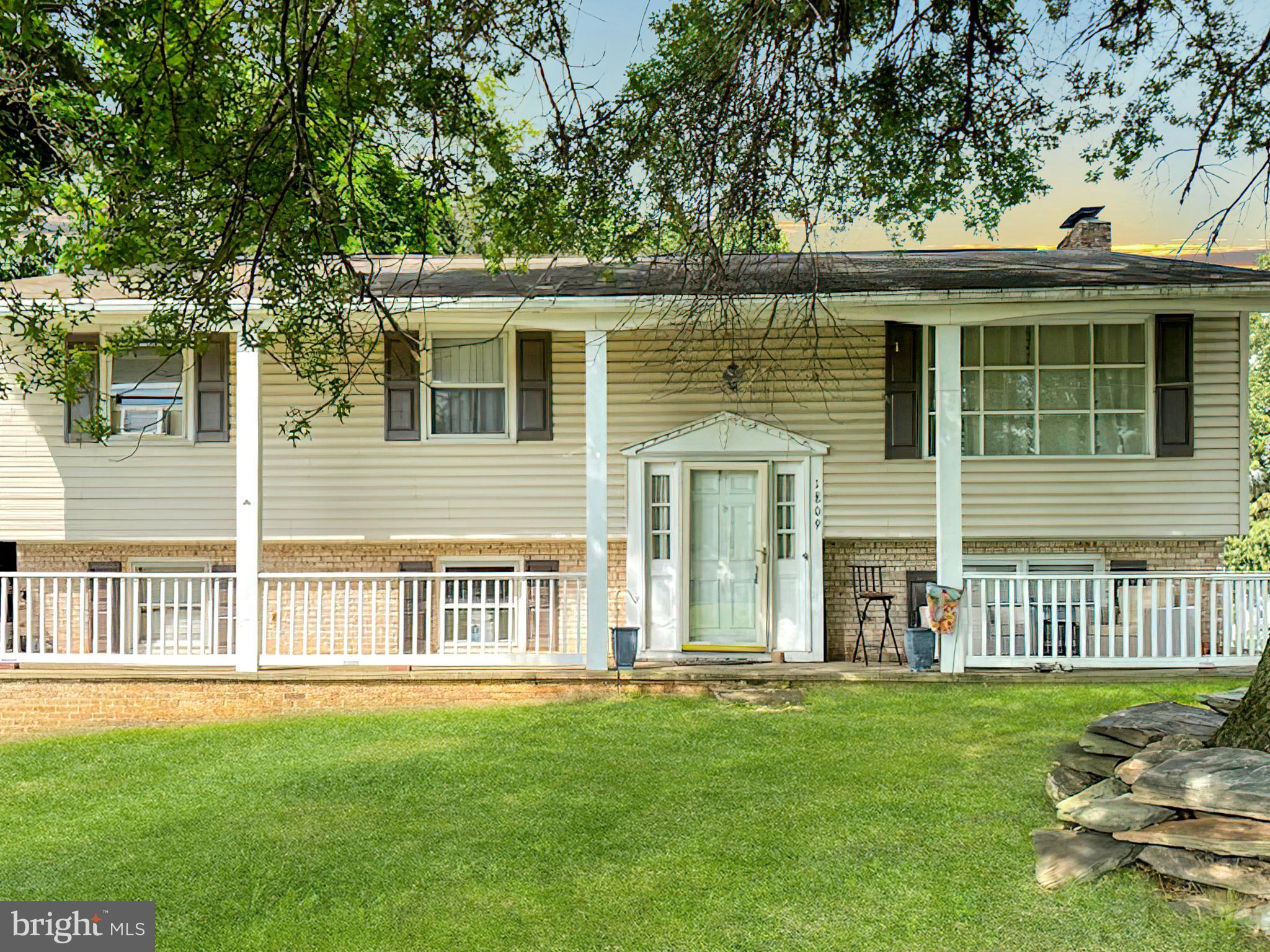 1809 Roxboro Road York, PA 17402 - Photo 2 of 21 Front