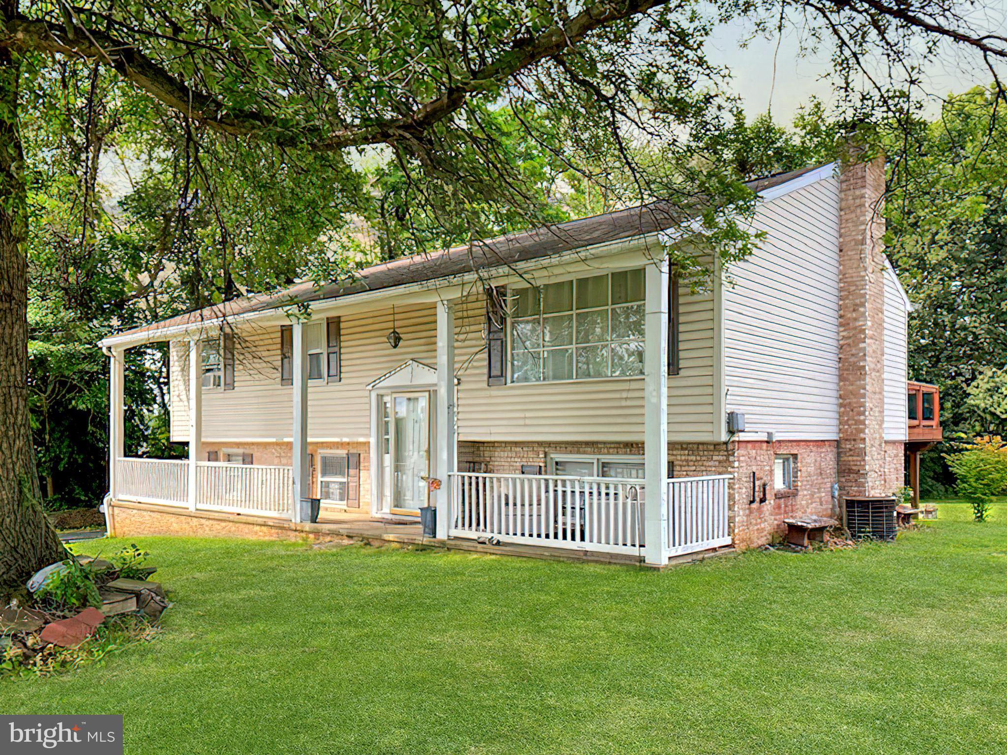 1809 Roxboro Road York, PA 17402 - Photo 3 of 21 Front