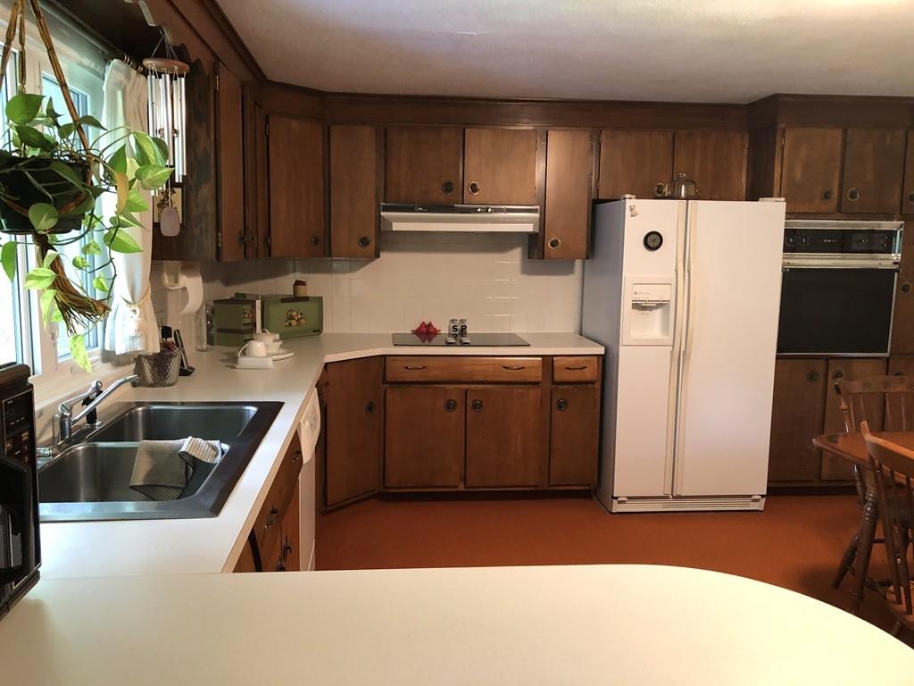 48 Sterling Road Holyoke, MA 01040 - Photo 11 of 28 Gallery Image 11