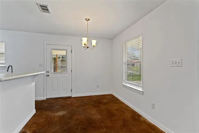 $1,500 | 804 East 5th Street, Bonham, TX 75418