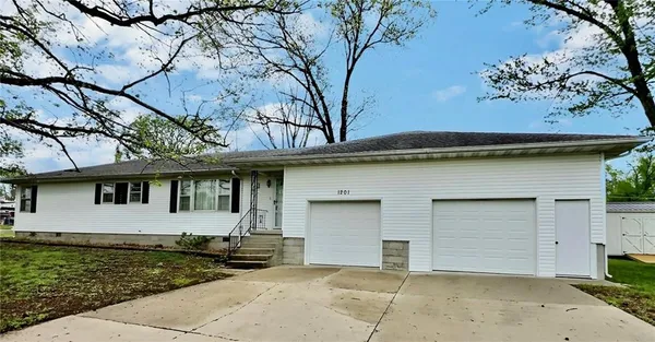 $164,900 | 1201 South 1st Street, El Dorado Springs, MO 64744
