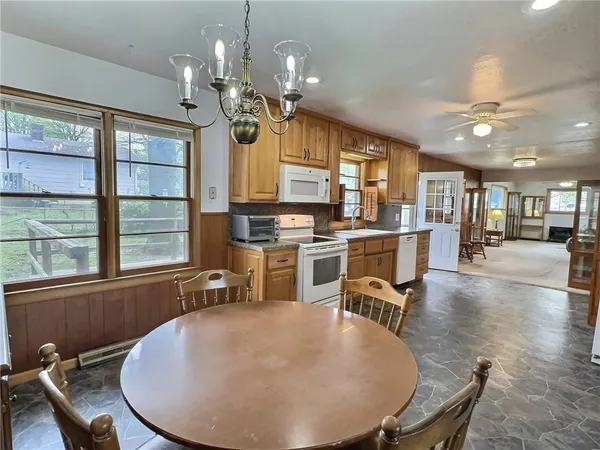 $164,900 | 1201 South 1st Street, El Dorado Springs, MO 64744