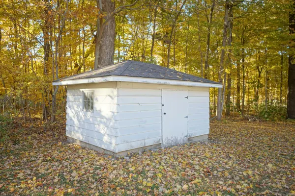 $265,500 | 2563 South Woodland Trail, Warsaw, IN 46580