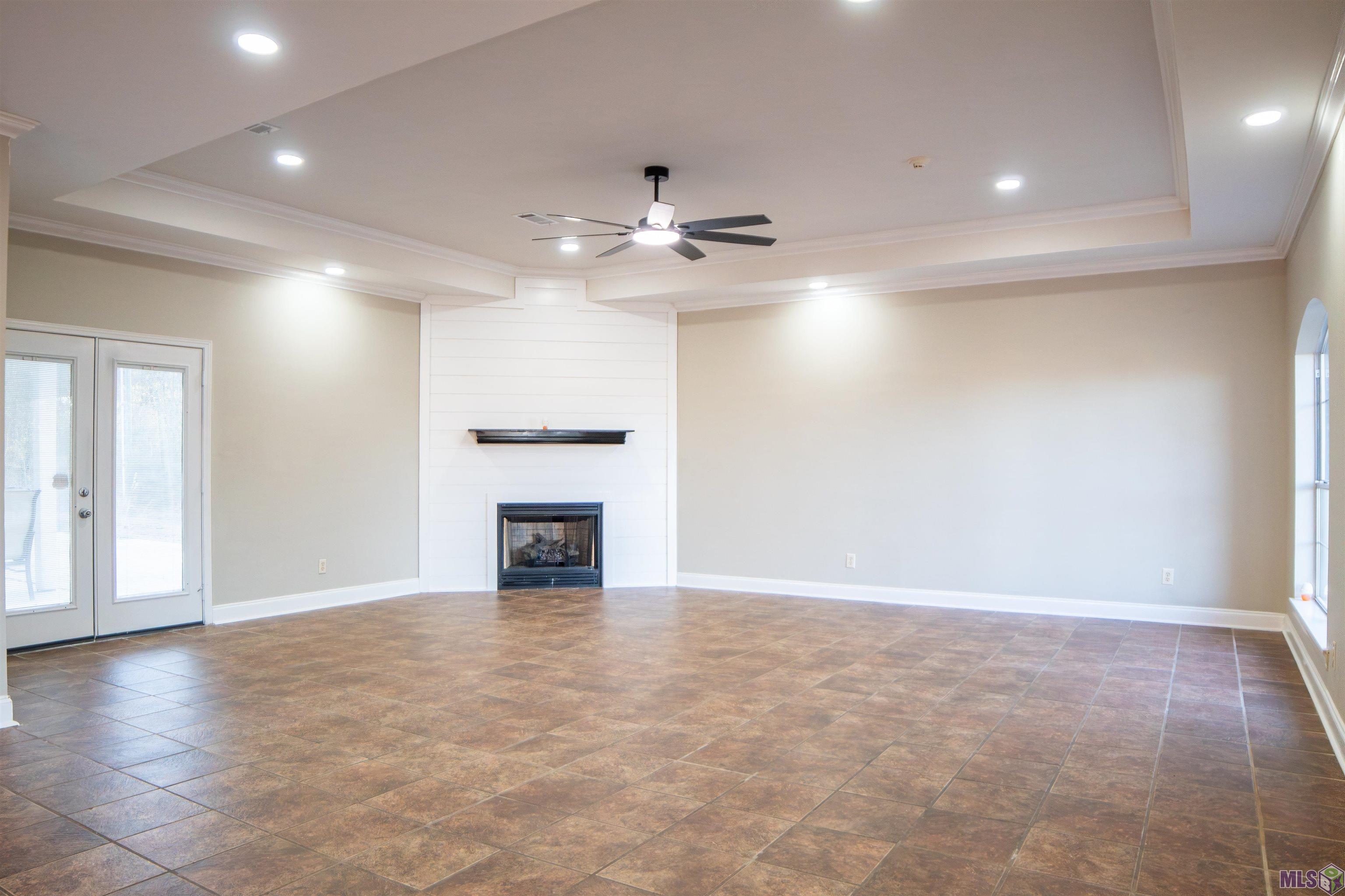 156 Reba Lane Denham Springs, LA 70706 - Photo 3 of 17