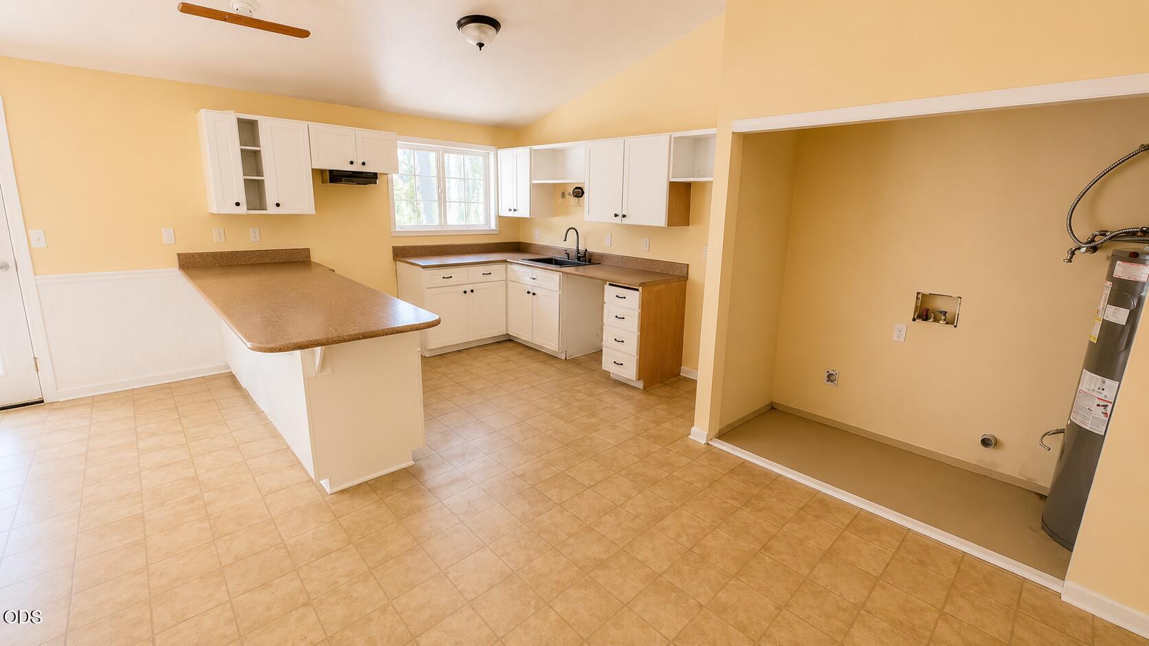 1110 Naue Way Cave Junction, OR 97523 - Photo 4 of 14