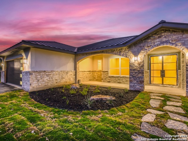 208 River Ridge Boerne, TX 78006 - Photo 4 of 38 a view of a house with a tub