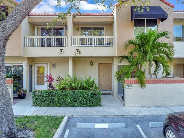 $389,000 | 7887 Northwest 7th Court, Plantation, FL 33324