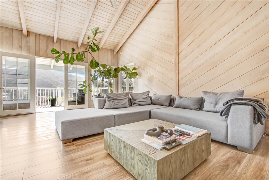 1486 Morningside Circle, Unit MAIN Laguna Beach, CA 92651 - Photo 2 of 24 a living room with furniture