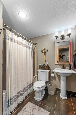 $600,000 | 3704 Pineview Drive, Vadnais Heights, MN 55127