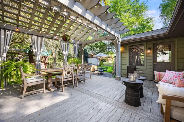 $600,000 | 3704 Pineview Drive, Vadnais Heights, MN 55127