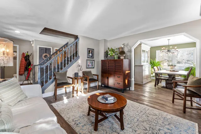 $600,000 | 3704 Pineview Drive, Vadnais Heights, MN 55127