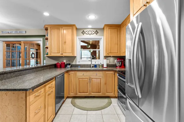 $600,000 | 3704 Pineview Drive, Vadnais Heights, MN 55127