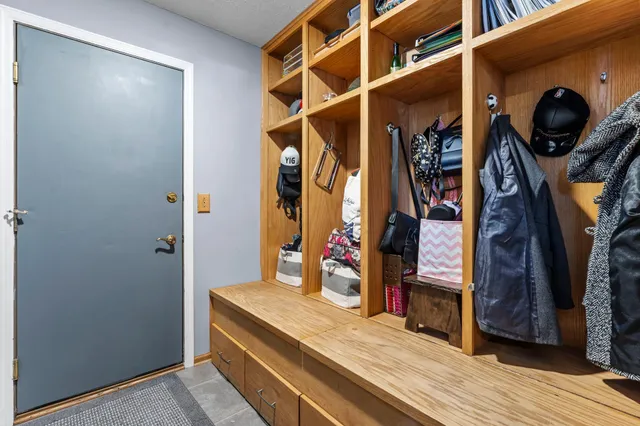 $600,000 | 3704 Pineview Drive, Vadnais Heights, MN 55127