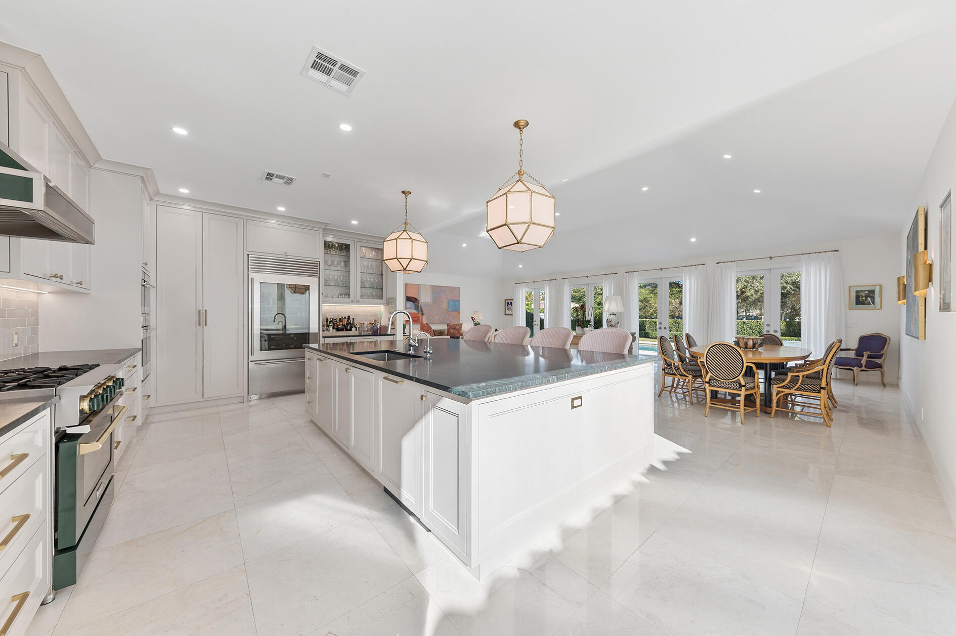 21262 Harrow Court Boca Raton, FL 33433 - Photo 8 of 29 Kitchen/Dining/Living