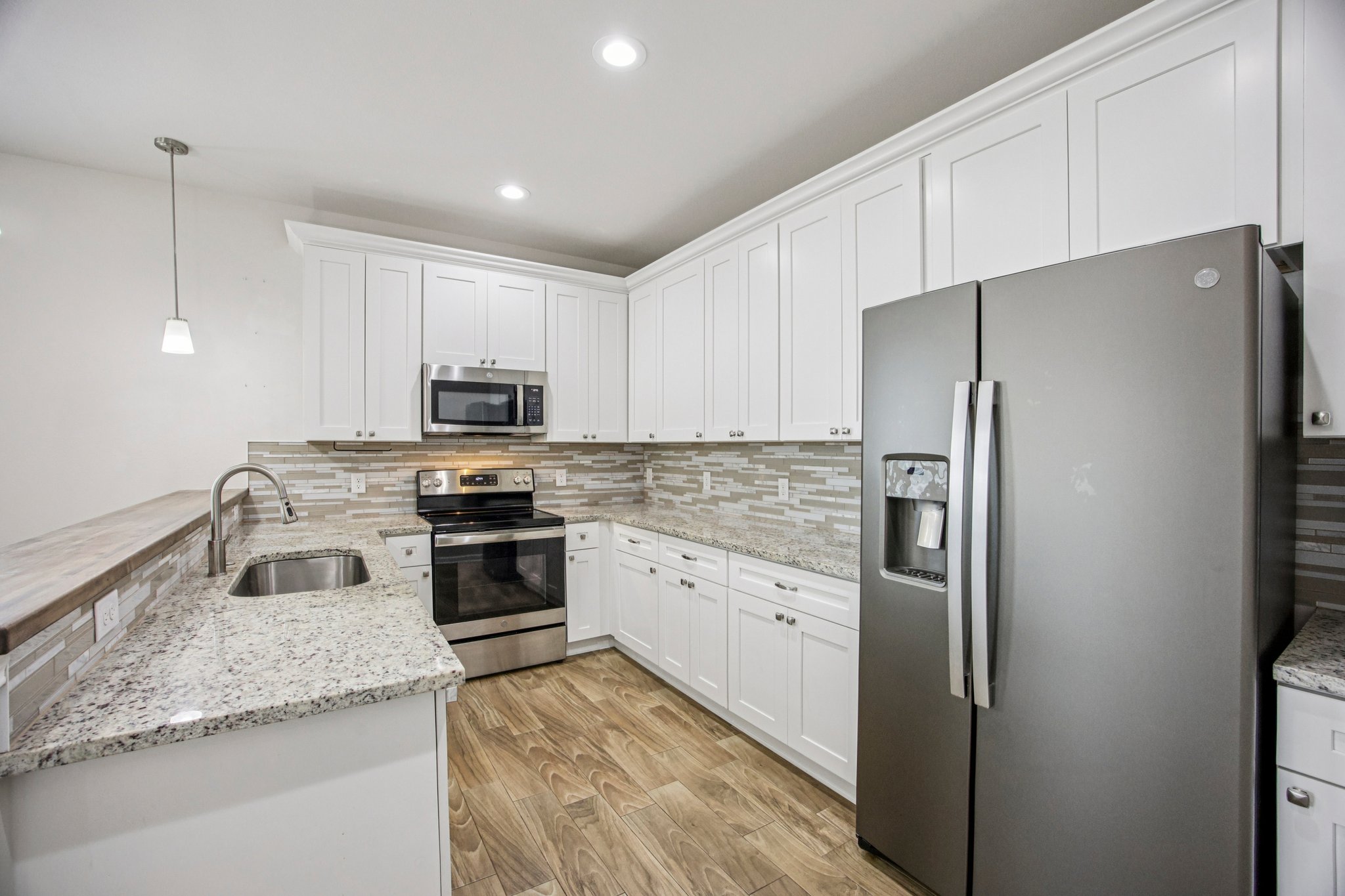 156 Remington Road Spring Branch, TX 78070 - Photo 2 of 21