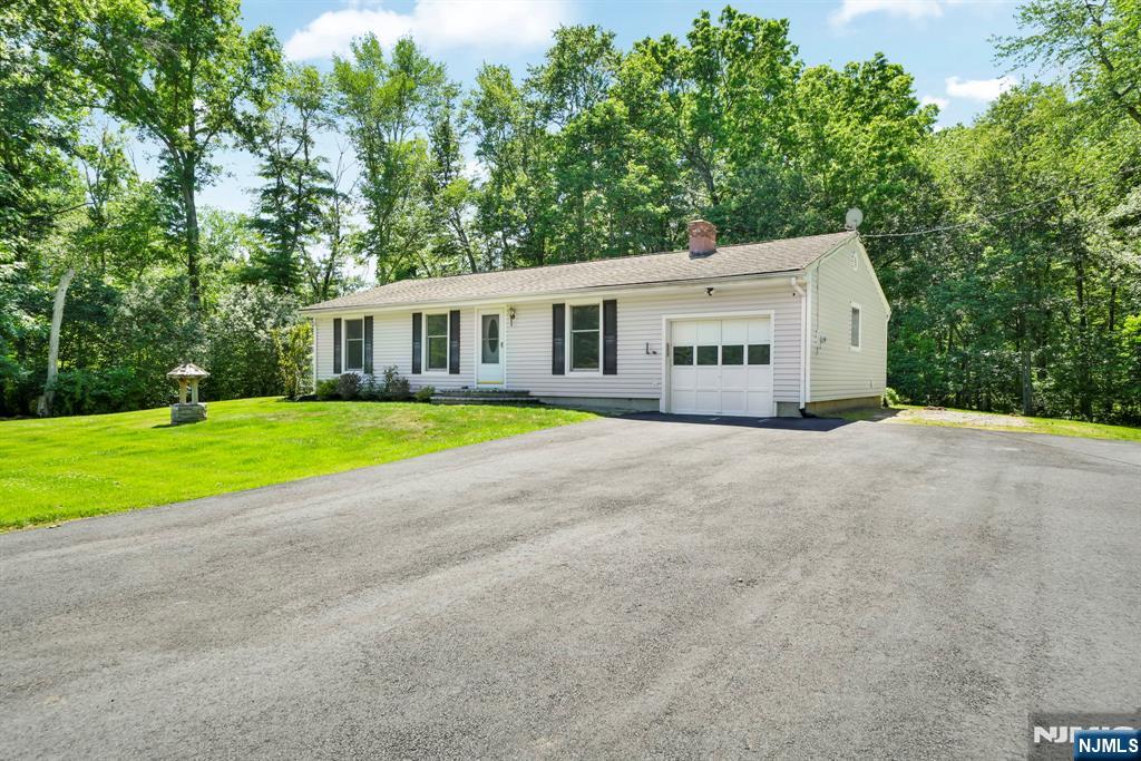 3 Midland Road Montville, NJ 07045 - Photo 25 of 28