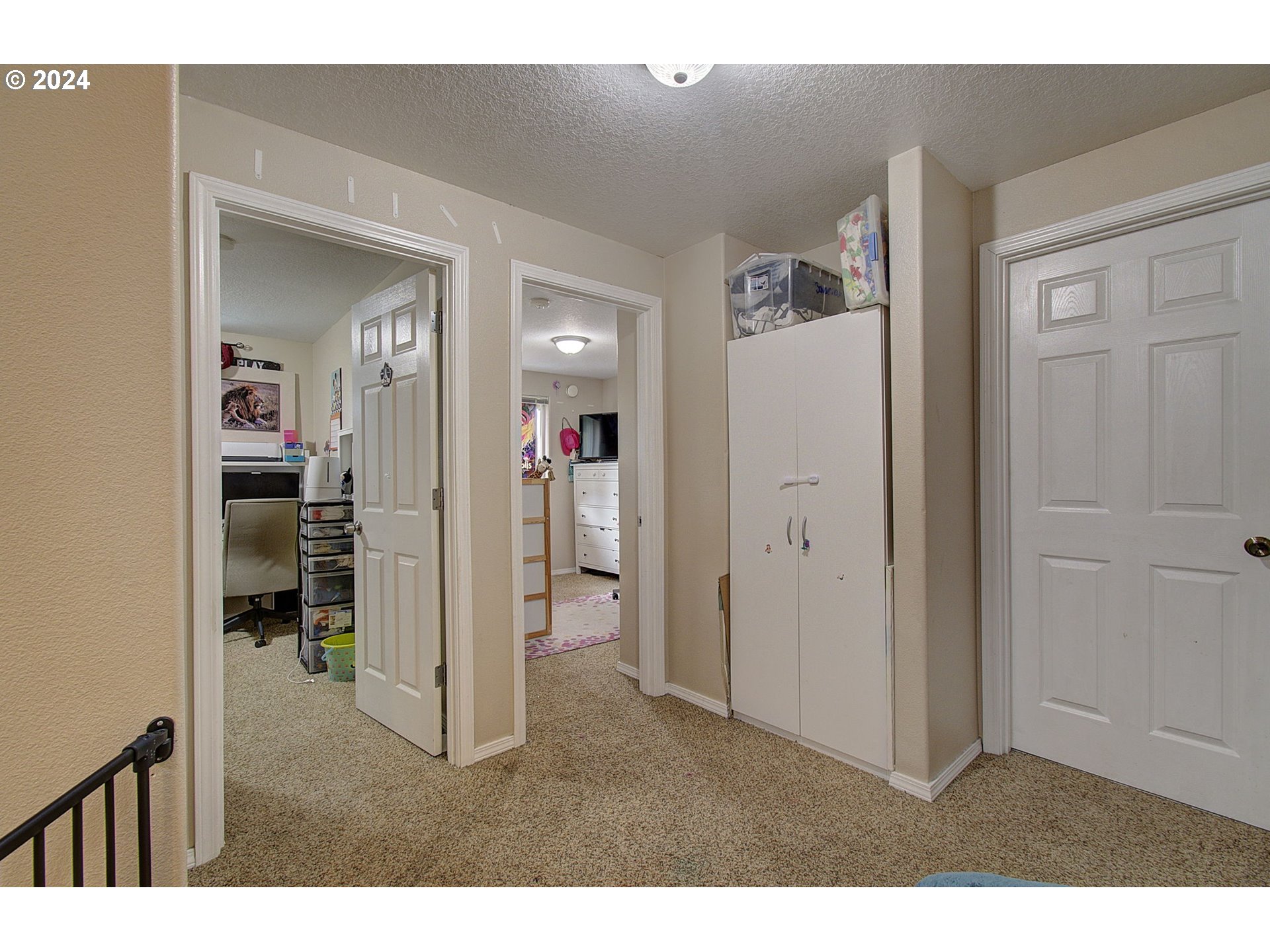 2010 Northeast Stapleton Road Vancouver, WA 98661 - Photo 16 of 26 a room with closet and mirror