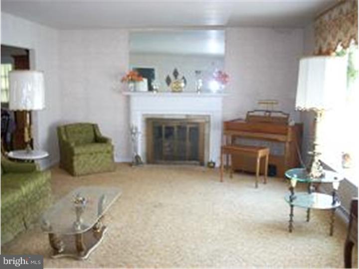 2170 Kent Road Huntingdon Valley, PA 19006 - Photo 5 of 24