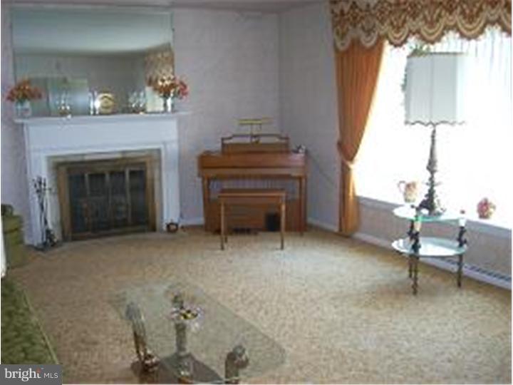 2170 Kent Road Huntingdon Valley, PA 19006 - Photo 6 of 24