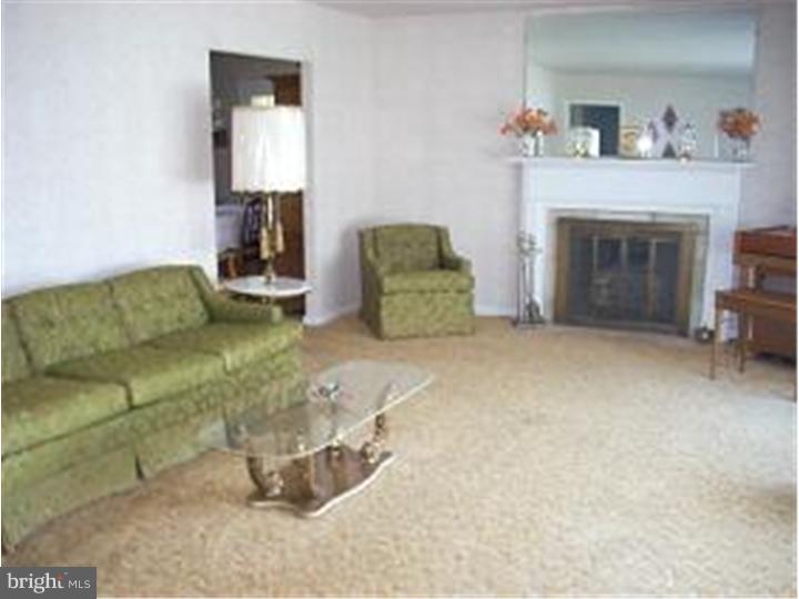 2170 Kent Road Huntingdon Valley, PA 19006 - Photo 7 of 24