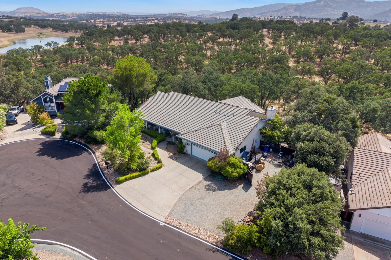401 Oak Ridge Court Valley Springs, CA 95252 - Photo 5 of 67