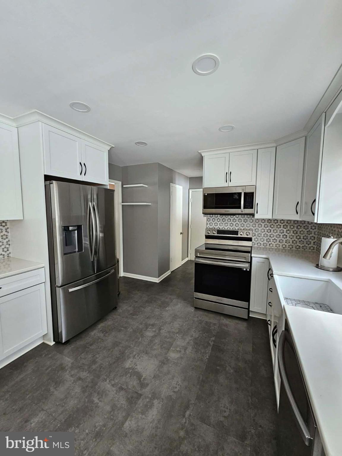 764 Quarry Road Bunker Hill, WV 25413 - Photo 17 of 84 Stainless Steel appliances