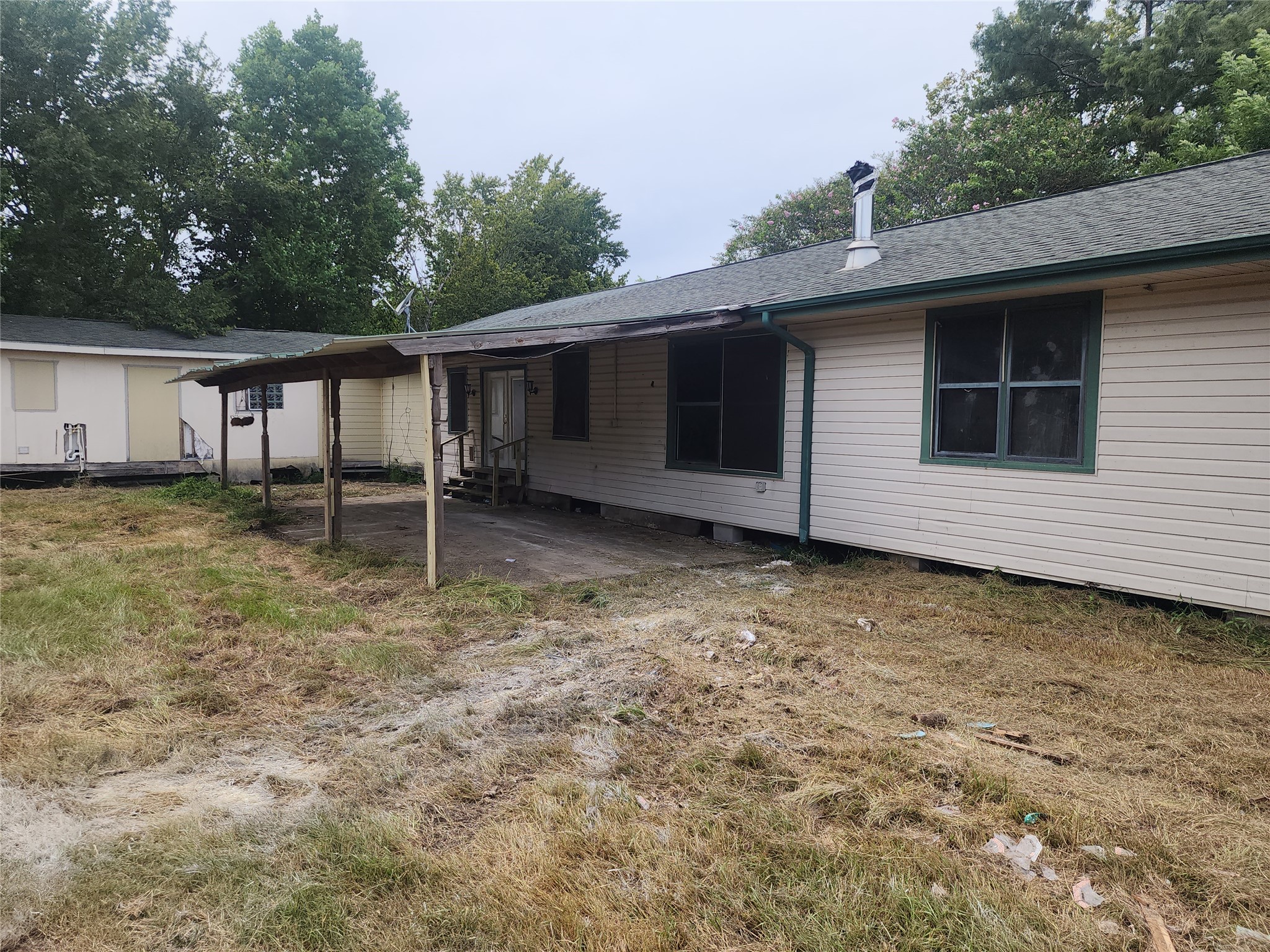 14115 Bohemian Hall Road Crosby, TX 77532 - Photo 21 of 22 a backyard of a house