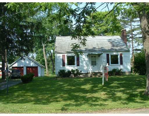 3707 Evergreen Road Pulaski, PA 16143 - Photo 1 of 8 Exterior Front.