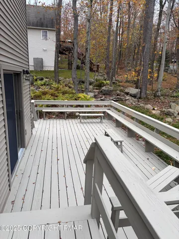 a view of a tennis court