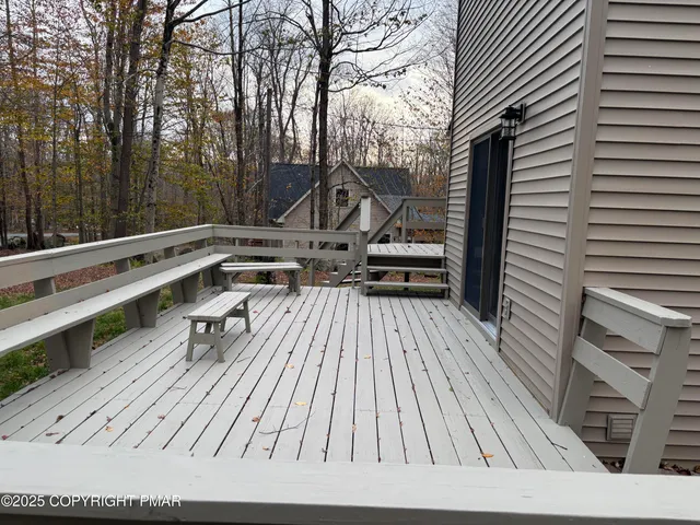 a view of a tennis court