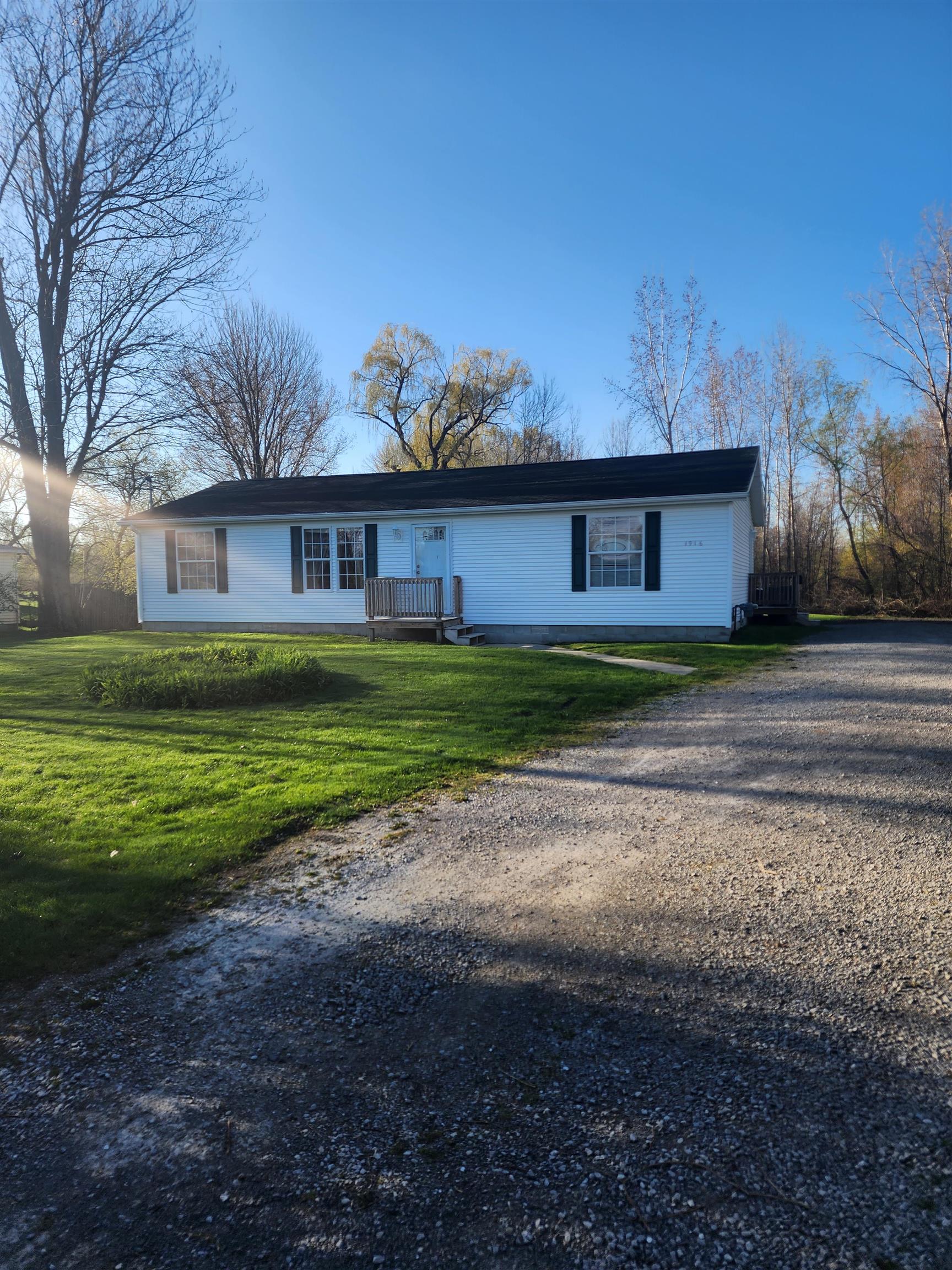 1916 East Parish Road Kawkawlin, MI 48631 - Photo 30 of 30