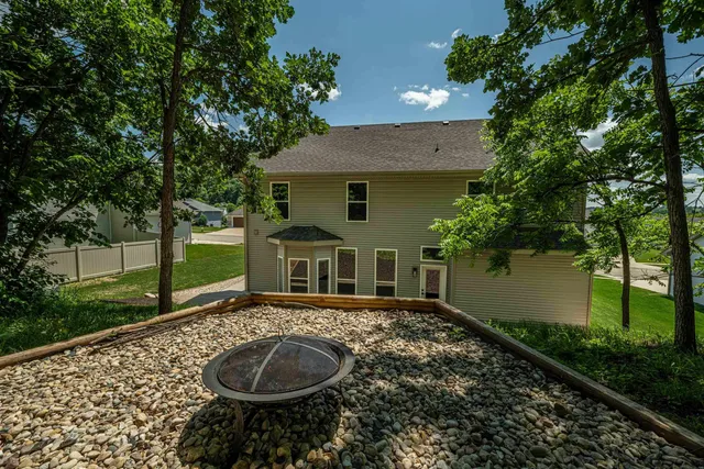 $525,000 | 112 Valle Tell Drive, New Glarus, WI 53574