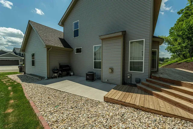 $525,000 | 112 Valle Tell Drive, New Glarus, WI 53574