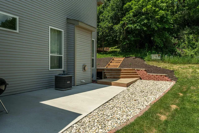 $525,000 | 112 Valle Tell Drive, New Glarus, WI 53574