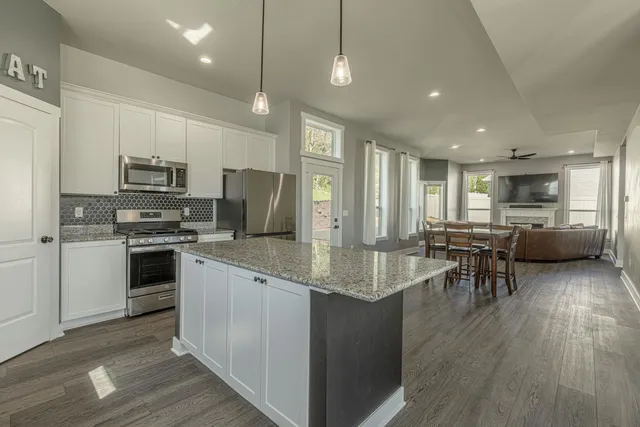 $525,000 | 112 Valle Tell Drive, New Glarus, WI 53574